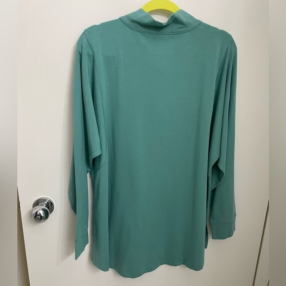 Half placket button tunic - Picture 2 of 6
